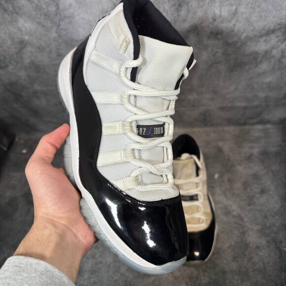 Size 11 | Jordan 11 Concord No Box | Pre-Owned main image 6
